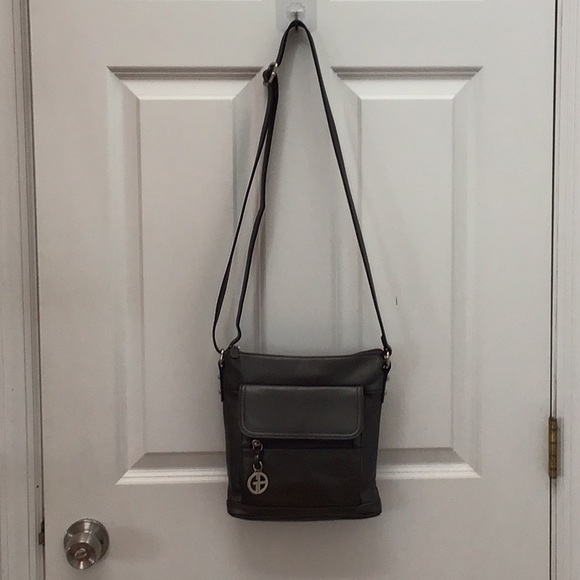 Giani Bernini dark silver metallic leather bag. - Picture 2 of 5